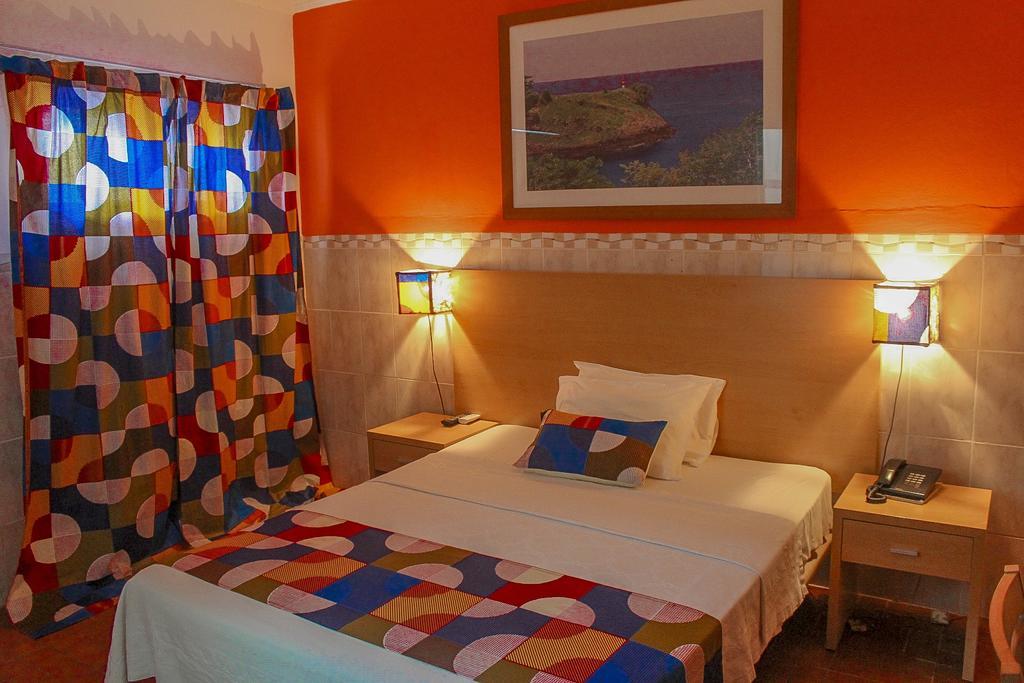 סאו טומה Hotel Avenida מראה חיצוני תמונה